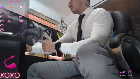 Snapshot of randylukehot chatting on November 2025 10:15:01 AM randylukehot online show from November 2025 10:15:01 AM