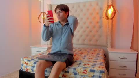 Snapshot of raphael_nyon1 chatting on April 2026 03:57:02 AM raphael_nyon1 online show from April 2026 03:57:02 AM