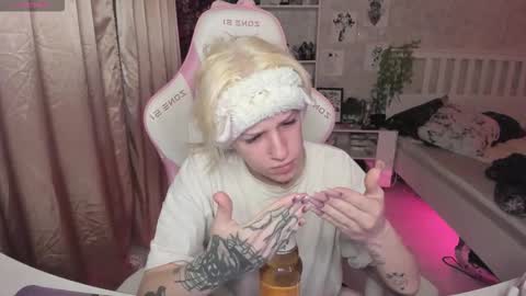 Snapshot of rapunzel_cute chatting on November 2025 01:21:02 PM Rapunzel online show from November 2025 01:21:02 PM