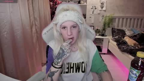 Snapshot of rapunzel_cute chatting on November 2025 08:12:01 PM Rapunzel online show from November 2025 08:12:01 PM