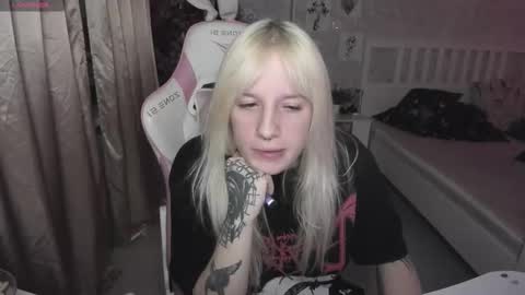 Snapshot of rapunzel_cute chatting on December 2025 08:27:02 PM Rapunzel online show from December 2025 08:27:02 PM