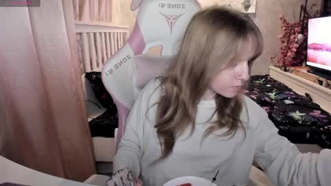 Snapshot of rapunzel_cute chatting on May 2026 06:36:02 PM Rapunzel online show from May 2026 06:36:02 PM