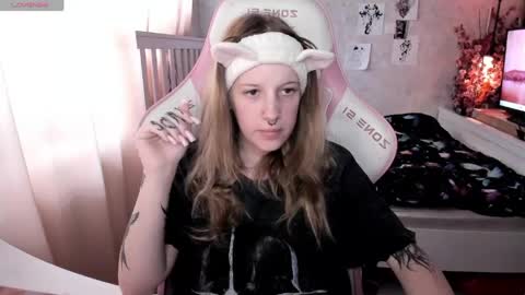 Snapshot of rapunzel_cute chatting on May 2026 01:17:02 PM Rapunzel online show from May 2026 01:17:02 PM