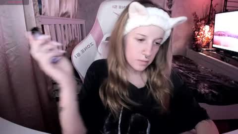 Snapshot of rapunzel_cute chatting on May 2026 06:57:01 PM Rapunzel online show from May 2026 06:57:01 PM