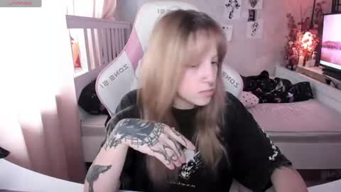 Snapshot of rapunzel_cute chatting on June 2026 12:14:02 PM Rapunzel online show from June 2026 12:14:02 PM