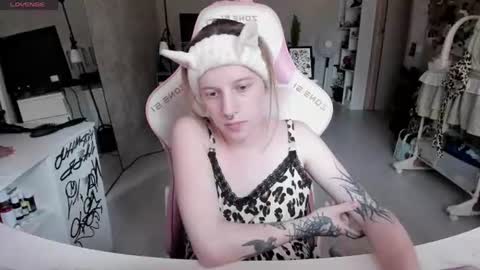 Snapshot of rapunzel_cute chatting on July 2026 01:14:01 PM Rapunzel online show from July 2026 01:14:01 PM