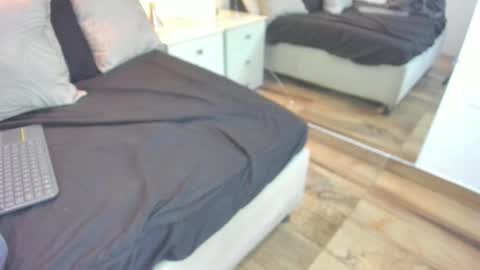 Raquel Moore  online show from January 2026 07:16:01 PM