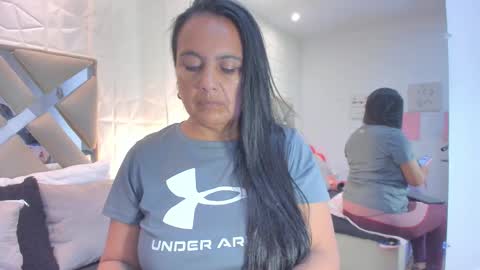 Raquel Moore  online show from March 2026 10:13:02 PM