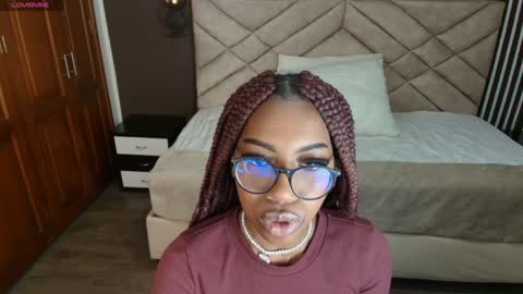 Snapshot of raqueljones_ chatting on January 2025 11:37:02 AM Raquel online show from January 2025 11:37:02 AM