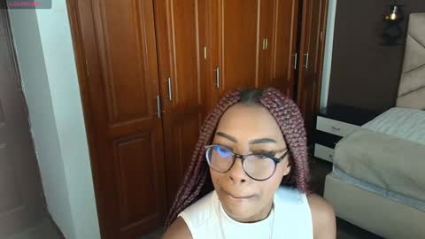 Snapshot of raqueljones_ chatting on January 2025 11:41:01 AM Raquel online show from January 2025 11:41:01 AM