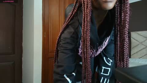 Snapshot of raqueljones_ chatting on January 2025 11:33:02 AM Raquel online show from January 2025 11:33:02 AM