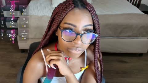 Snapshot of raqueljones_ chatting on February 2025 02:43:01 PM Raquel online show from February 2025 02:43:01 PM