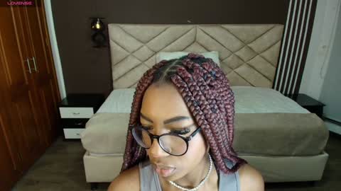 Snapshot of raqueljones_ chatting on February 2025 11:34:01 AM Raquel online show from February 2025 11:34:01 AM