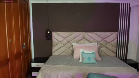 Snapshot of raqueljones_ chatting on February 2025 11:39:02 AM Raquel online show from February 2025 11:39:02 AM