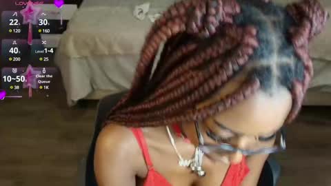 Snapshot of raqueljones_ chatting on February 2025 02:32:02 PM Raquel online show from February 2025 02:32:02 PM