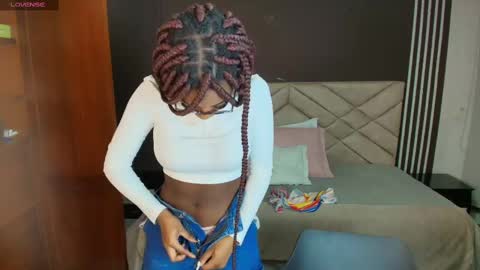 Snapshot of raqueljones_ chatting on February 2025 11:38:02 AM Raquel online show from February 2025 11:38:02 AM