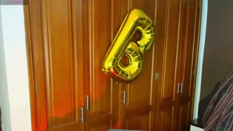 Snapshot of raqueljones_ chatting on February 2025 11:42:02 AM Raquel online show from February 2025 11:42:02 AM