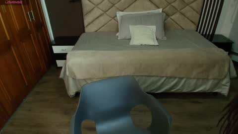 Snapshot of raqueljones_ chatting on February 2025 11:41:02 AM Raquel online show from February 2025 11:41:02 AM