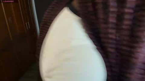 Snapshot of raqueljones_ chatting on March 2025 11:40:01 AM Raquel online show from March 2025 11:40:01 AM