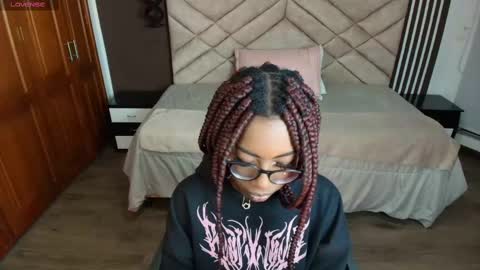 Snapshot of raqueljones_ chatting on March 2025 11:33:02 AM Raquel online show from March 2025 11:33:02 AM