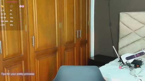 Snapshot of raqueljones_ chatting on September 2025 07:47:02 PM Raquel online show from September 2025 07:47:02 PM