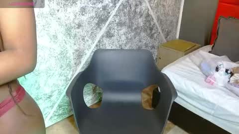 Snapshot of raqueljones_ chatting on October 2025 07:42:02 PM Raquel online show from October 2025 07:42:02 PM