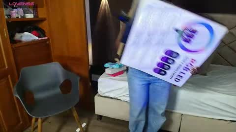 Snapshot of raqueljones_ chatting on October 2025 07:25:02 PM Raquel online show from October 2025 07:25:02 PM