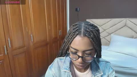 Snapshot of raqueljones_ chatting on October 2025 12:05:02 PM Raquel online show from October 2025 12:05:02 PM
