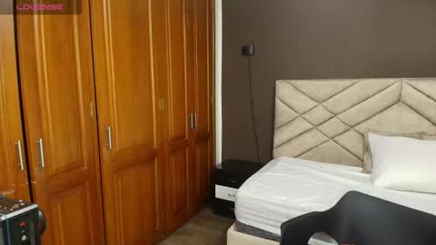 Snapshot of raqueljones_ chatting on October 2025 11:50:01 AM Raquel online show from October 2025 11:50:01 AM