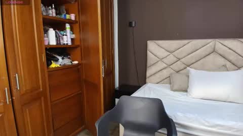 Snapshot of raqueljones_ chatting on October 2025 11:45:02 AM Raquel online show from October 2025 11:45:02 AM