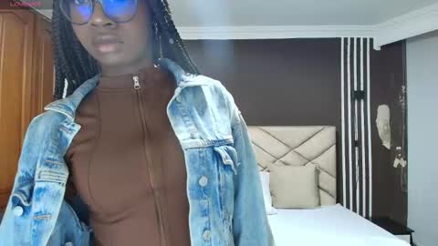 Snapshot of raqueljones_ chatting on November 2025 11:56:01 AM Raquel online show from November 2025 11:56:01 AM