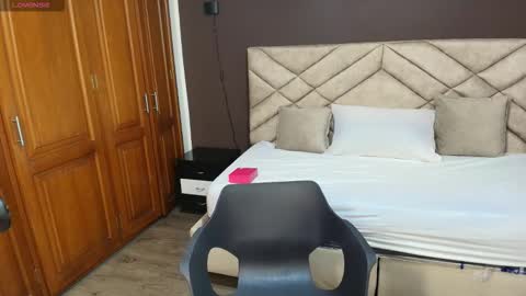 Snapshot of raqueljones_ chatting on November 2025 11:44:01 AM Raquel online show from November 2025 11:44:01 AM