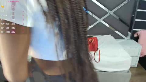 Snapshot of raqueljones_ chatting on November 2025 07:37:02 PM Raquel online show from November 2025 07:37:02 PM