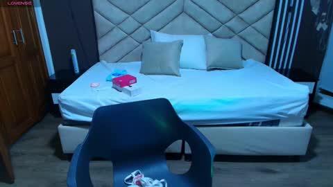 Snapshot of raqueljones_ chatting on November 2025 11:14:01 AM Raquel online show from November 2025 11:14:01 AM