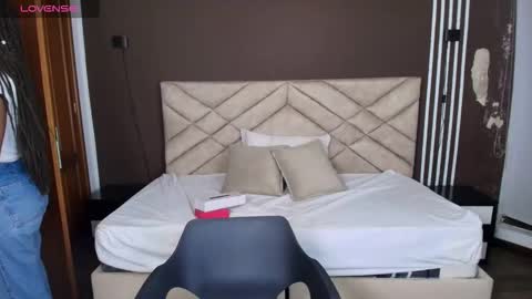 Snapshot of raqueljones_ chatting on December 2025 11:52:01 AM Raquel online show from December 2025 11:52:01 AM