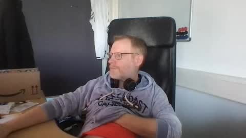 Snapshot of raunchyme chatting on December 2025 02:32:02 PM Raunchy me online show from December 2025 02:32:02 PM