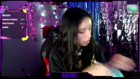   online show from November 2025 10:23:01 PM