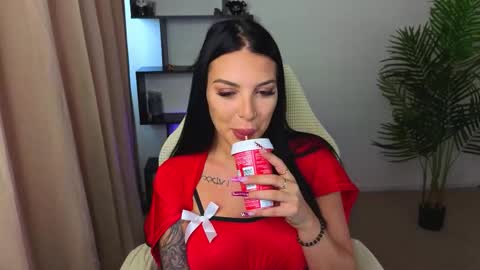 raven_inkk online show from October 2025 10:49:02 AM