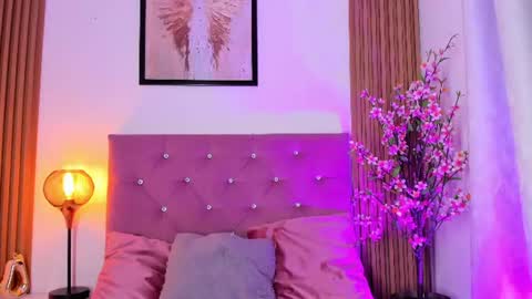 ravena_queen online show from June 2026 01:08:02 AM
