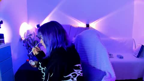 ravencollen online show from December 2025 01:22:02 AM