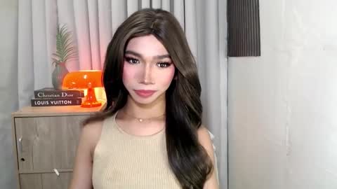 ravennaxx online show from October 2025 06:01:01 PM