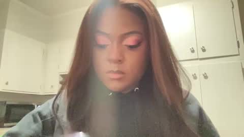 Snapshot of raventhebigbodybitch chatting on February 2025 01:23:01 AM raventhebigbodybitch online show from February 2025 01:23:01 AM