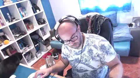 ravingr3d3 online show from October 2025 11:09:01 AM