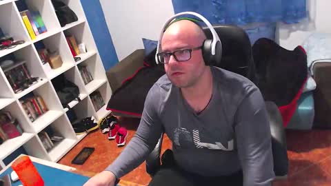 ravingr3d3 online show from December 2025 11:44:02 PM