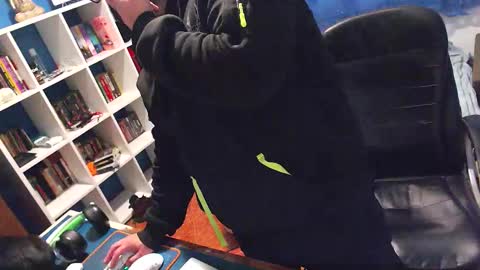 ravingr3d3 online show from March 2026 05:09:02 PM