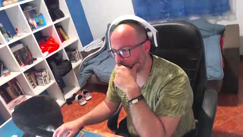 Snapshot of ravingr3d3 chatting on May 2026 09:55:02 PM ravingr3d3 online show from May 2026 09:55:02 PM