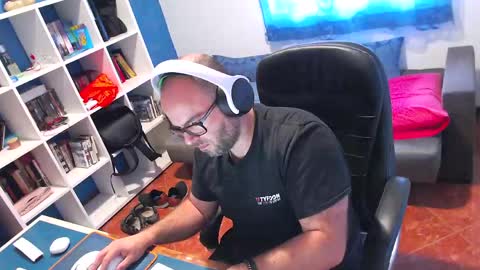 Snapshot of ravingr3d3 chatting on May 2026 08:31:01 AM ravingr3d3 online show from May 2026 08:31:01 AM