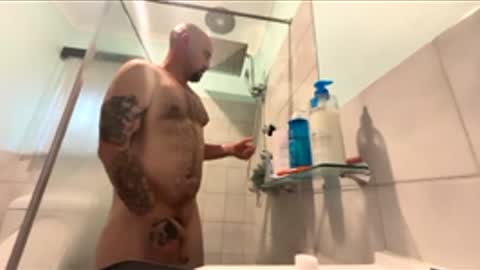 Snapshot of rawdillz121 chatting on February 2026 05:05:02 AM Down under guy online show from February 2026 05:05:02 AM