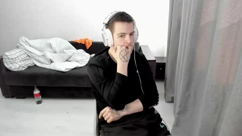 Snapshot of ray_hill chatting on March 2026 07:46:02 AM Ray online show from March 2026 07:46:02 AM