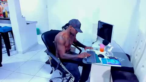 Snapshot of ray_long222 chatting on January 2025 02:25:01 AM ray_long222 online show from January 2025 02:25:01 AM